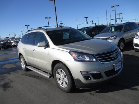 Champagne Silver Metallic Chevrolet Traverse LT AWD.  Click to enlarge.