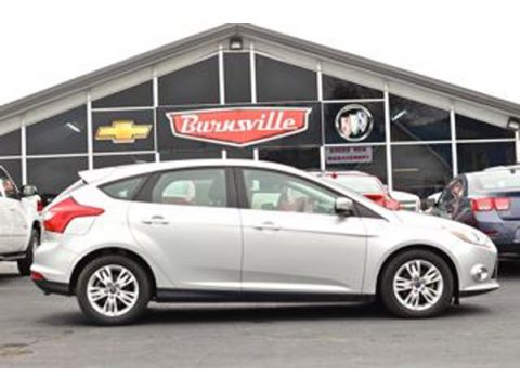 Ingot Silver Metallic Ford Focus SEL 5-Door.  Click to enlarge.