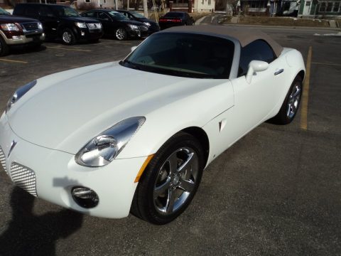 Pure White Pontiac Solstice Roadster.  Click to enlarge.
