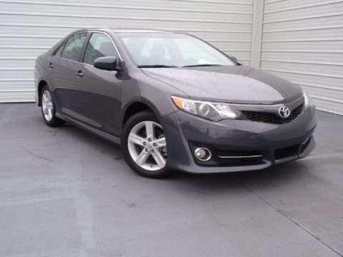 Magnetic Gray Metallic Toyota Camry SE.  Click to enlarge.