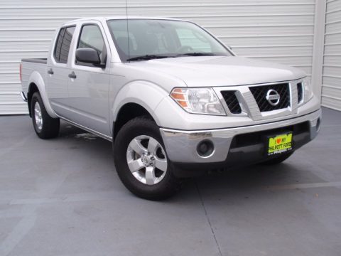Radiant Silver Metallic Nissan Frontier SE Crew Cab 4x4.  Click to enlarge.