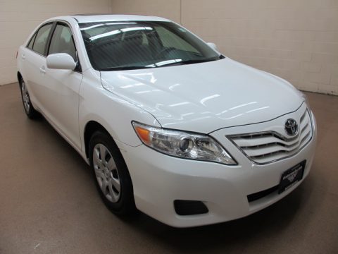 Super White Toyota Camry LE.  Click to enlarge.