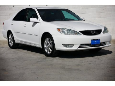 Super White Toyota Camry XLE V6.  Click to enlarge.