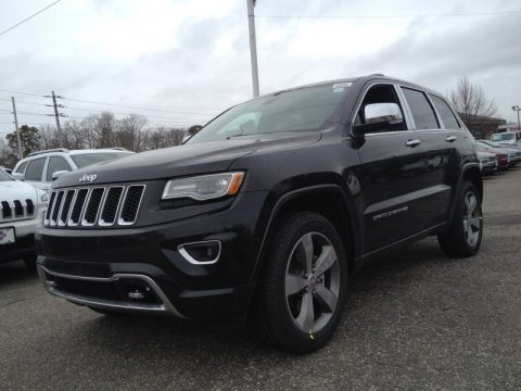 Brilliant Black Crystal Pearl Jeep Grand Cherokee Overland 4x4.  Click to enlarge.