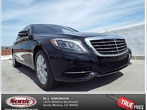 Black Mercedes-Benz S 550 Sedan.  Click to enlarge.