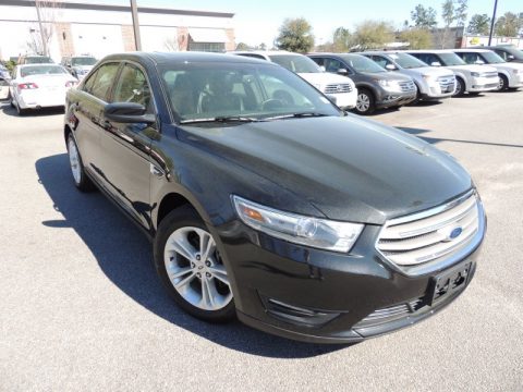 Tuxedo Black Ford Taurus SEL.  Click to enlarge.