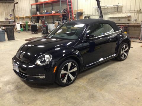 Deep Black Pearl Metallic Volkswagen Beetle Turbo Convertible.  Click to enlarge.
