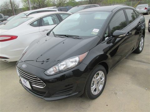 Tuxedo Black Ford Fiesta SE Sedan.  Click to enlarge.