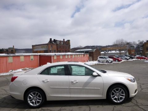White Diamond Tricoat Chevrolet Malibu LT.  Click to enlarge.