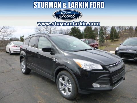 Tuxedo Black Ford Escape SE 1.6L EcoBoost 4WD.  Click to enlarge.