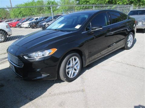 Tuxedo Black Ford Fusion SE EcoBoost.  Click to enlarge.