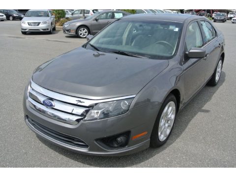 Sterling Grey Metallic Ford Fusion SE.  Click to enlarge.