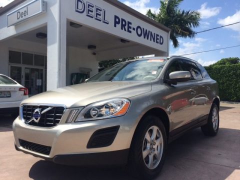 Seashell Metallic Volvo XC60 3.2.  Click to enlarge.