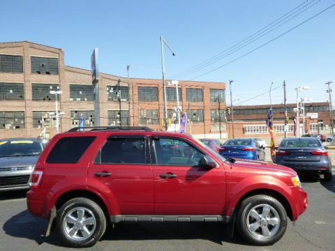 Toreador Red Metallic Ford Escape XLT 4WD.  Click to enlarge.