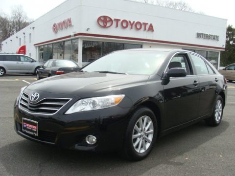 Black Toyota Camry XLE.  Click to enlarge.