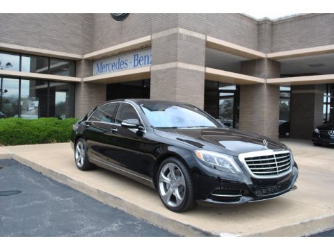 Black Mercedes-Benz S 550 4MATIC Sedan. Click to enlarge. Black Mercedes-Benz S 550 4MATIC Sedan. Click to enlarge.