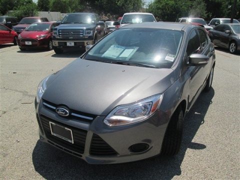 Sterling Gray Ford Focus SE Hatchback. Click to enlarge. Sterling Gray Ford Focus SE Hatchback. Click to enlarge.