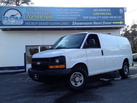 Summit White Chevrolet Express 2500 Commercial Van.  Click to enlarge.