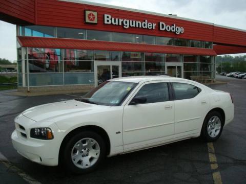 Cool Vanilla Dodge Charger SE.  Click to enlarge.