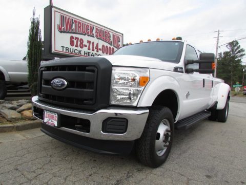 Oxford White Ford F350 Super Duty XL Crew Cab 4x4 Dually.  Click to enlarge.