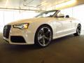 Front 3/4 View of 2014 Audi RS 5 Cabriolet quattro #8
