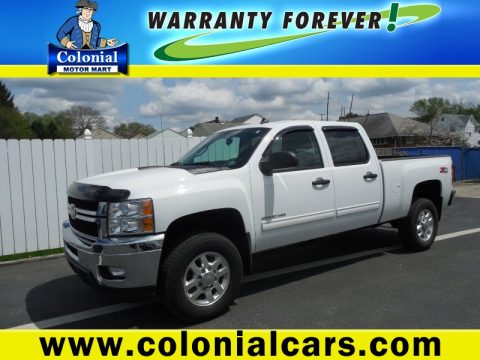 Summit White Chevrolet Silverado 2500HD LT Crew Cab 4x4.  Click to enlarge.