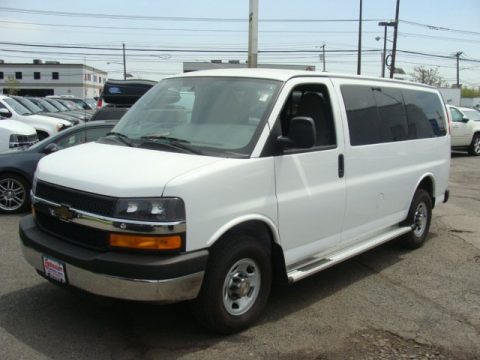 Summit White Chevrolet Express 3500 Passenger LT.  Click to enlarge.
