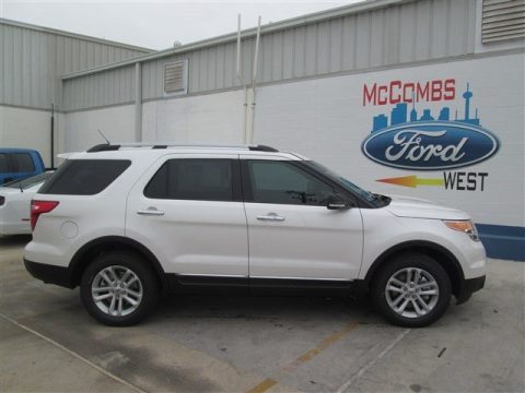 White Platinum Ford Explorer XLT.  Click to enlarge.