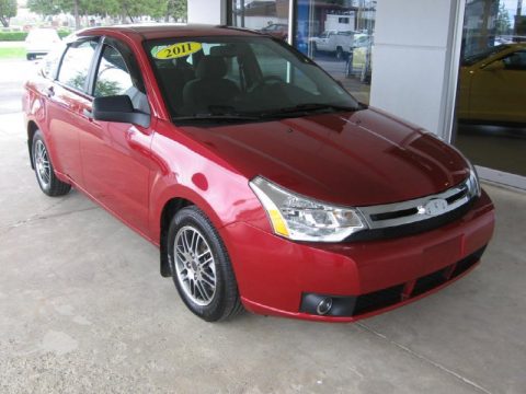 Sangria Red Metallic Ford Focus SE Sedan.  Click to enlarge.