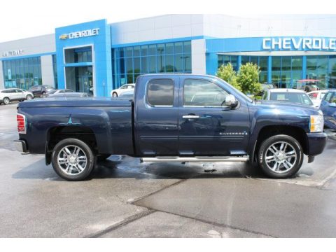 Imperial Blue Metallic Chevrolet Silverado 1500 LT Extended Cab.  Click to enlarge.
