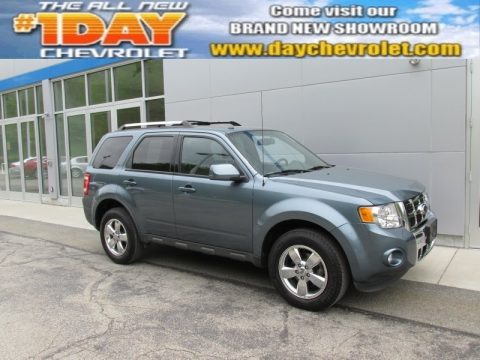 Steel Blue Metallic Ford Escape Limited.  Click to enlarge.