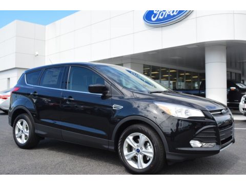 Tuxedo Black Ford Escape SE 1.6L EcoBoost.  Click to enlarge.
