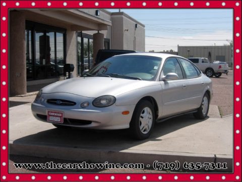 Silver Frost Metallic Ford Taurus SE.  Click to enlarge.