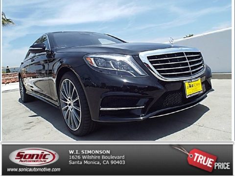 Black Mercedes-Benz S 550 Sedan.  Click to enlarge.