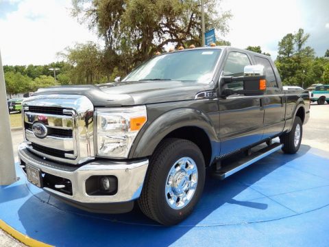 Magnetic Ford F350 Super Duty XLT Crew Cab.  Click to enlarge.