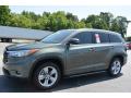 Front 3/4 View of 2014 Toyota Highlander Limited #3