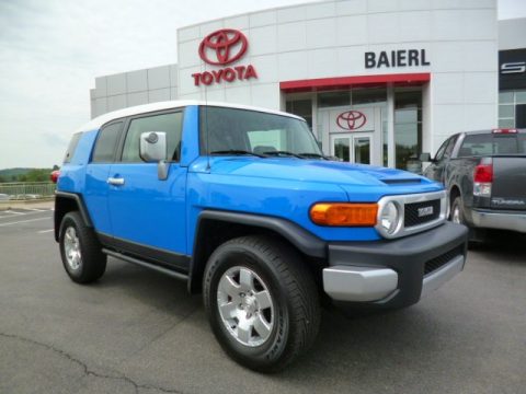Voodoo Blue Toyota FJ Cruiser 4WD.  Click to enlarge.