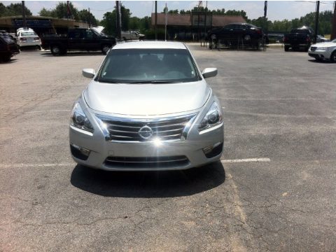 Brilliant Silver Nissan Altima 2.5 S.  Click to enlarge.