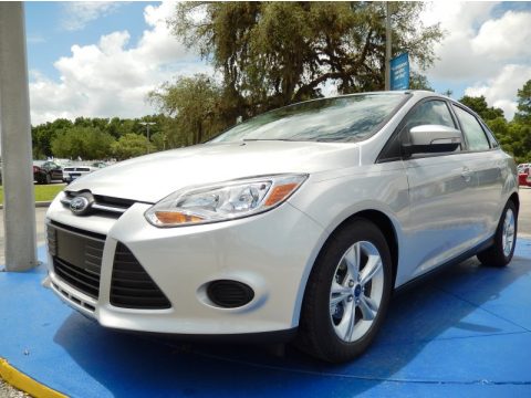 Ingot Silver Ford Focus SE Sedan.  Click to enlarge.