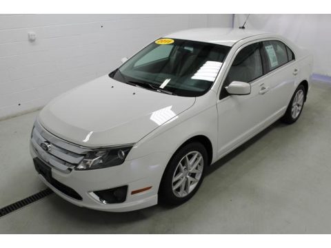 White Suede Ford Fusion SEL V6.  Click to enlarge.
