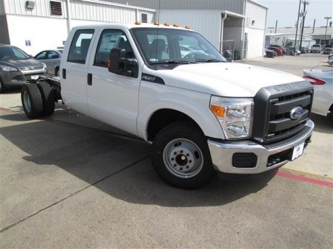 Oxford White Ford F350 Super Duty XL Super Cab DRW.  Click to enlarge.