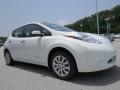 Front 3/4 View of 2015 Nissan LEAF S #7