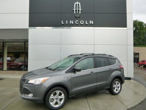 Sterling Gray Metallic Ford Escape SE 2.0L EcoBoost 4WD.  Click to enlarge.