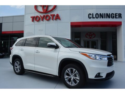 Blizzard White Pearl Toyota Highlander XLE.  Click to enlarge.