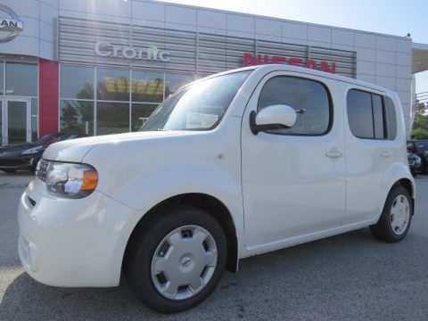 Pearl White Nissan Cube 1.8 S.  Click to enlarge.