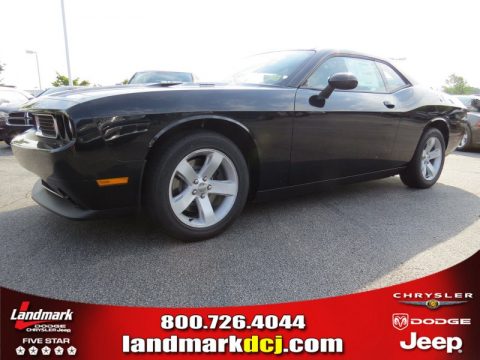 Phantom Black Tri-Coat Pearl Dodge Challenger R/T.  Click to enlarge.