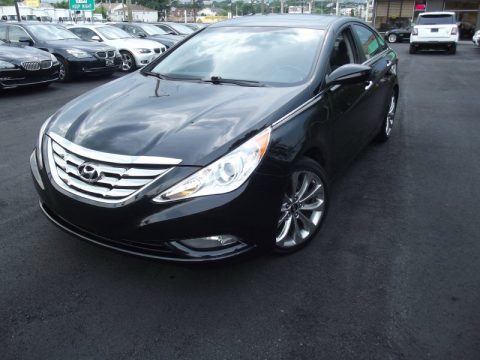 Midnight Black Hyundai Sonata SE.  Click to enlarge.