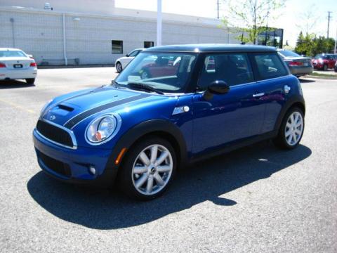 Lightning Blue Metallic Mini Cooper S Hardtop.  Click to enlarge.