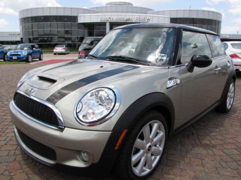 Sparkling Silver Metallic Mini Cooper S Hardtop.  Click to enlarge.
