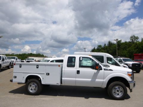 Oxford White Ford F350 Super Duty XL Super Cab 4x4 Utility.  Click to enlarge.